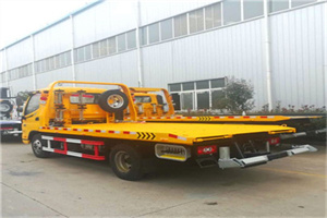 新市附近拖车救援搭电