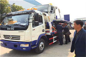新市汽车道路救援拖车价格